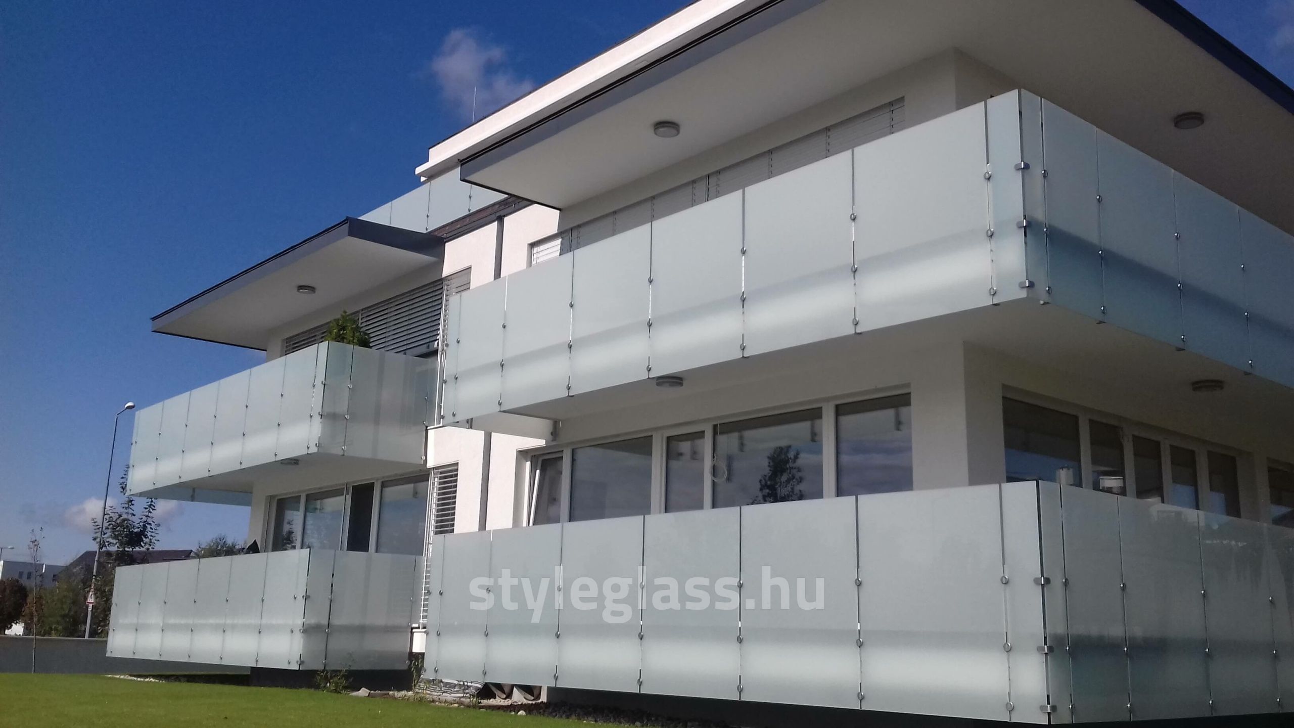 styleglass-korlatok-2-scaled_vizjeles